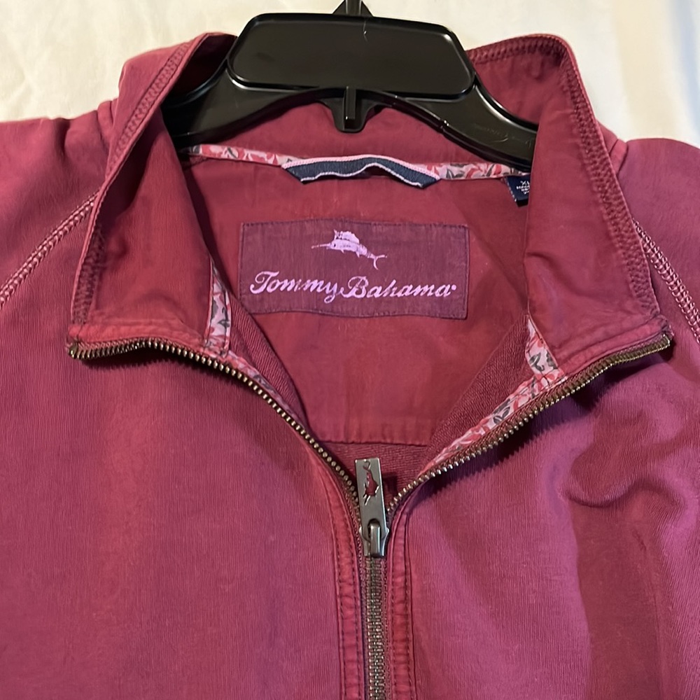 NWOT TOMMY BAHAMA Men’s Medium weight pullover! BURGUNDY XL. $39